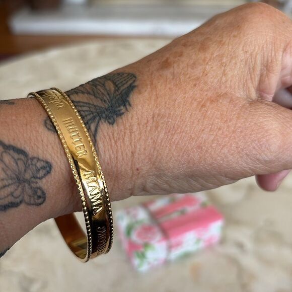 Mother Gift Set “Mother” Gold Tone Bangle & Castellbel Rose Scented Soap New - Picture 3 of 8